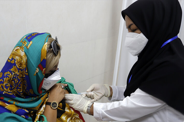 سرمقاله مشترک  ۸  روزنامه ایران:  روند واردات واکسن باکیفیت را شتاب دهید