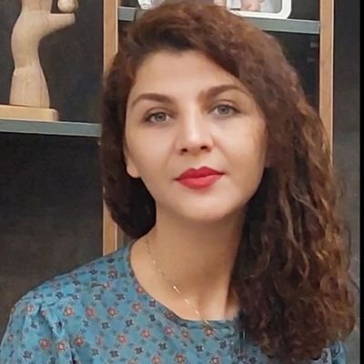زینب رحیمی برای نوشتن توییت درباره آرمیتا گراوند به جزای نقدی محکوم شد
